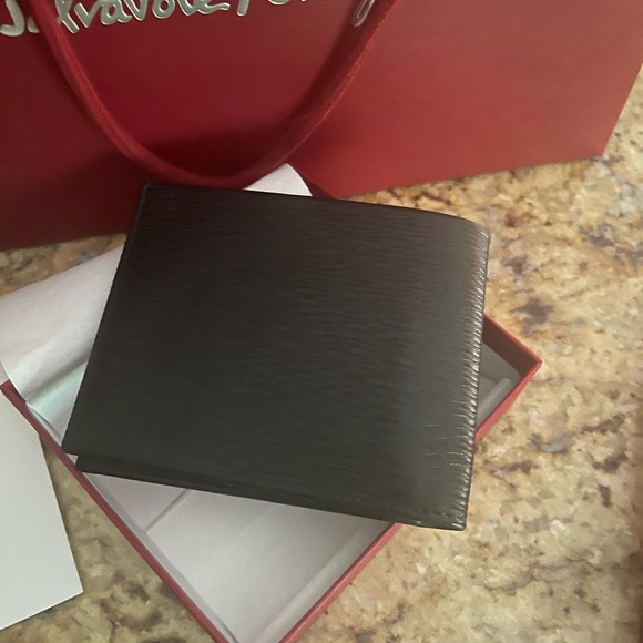 Men’s Ferragamo wallet - Picture 4 of 9